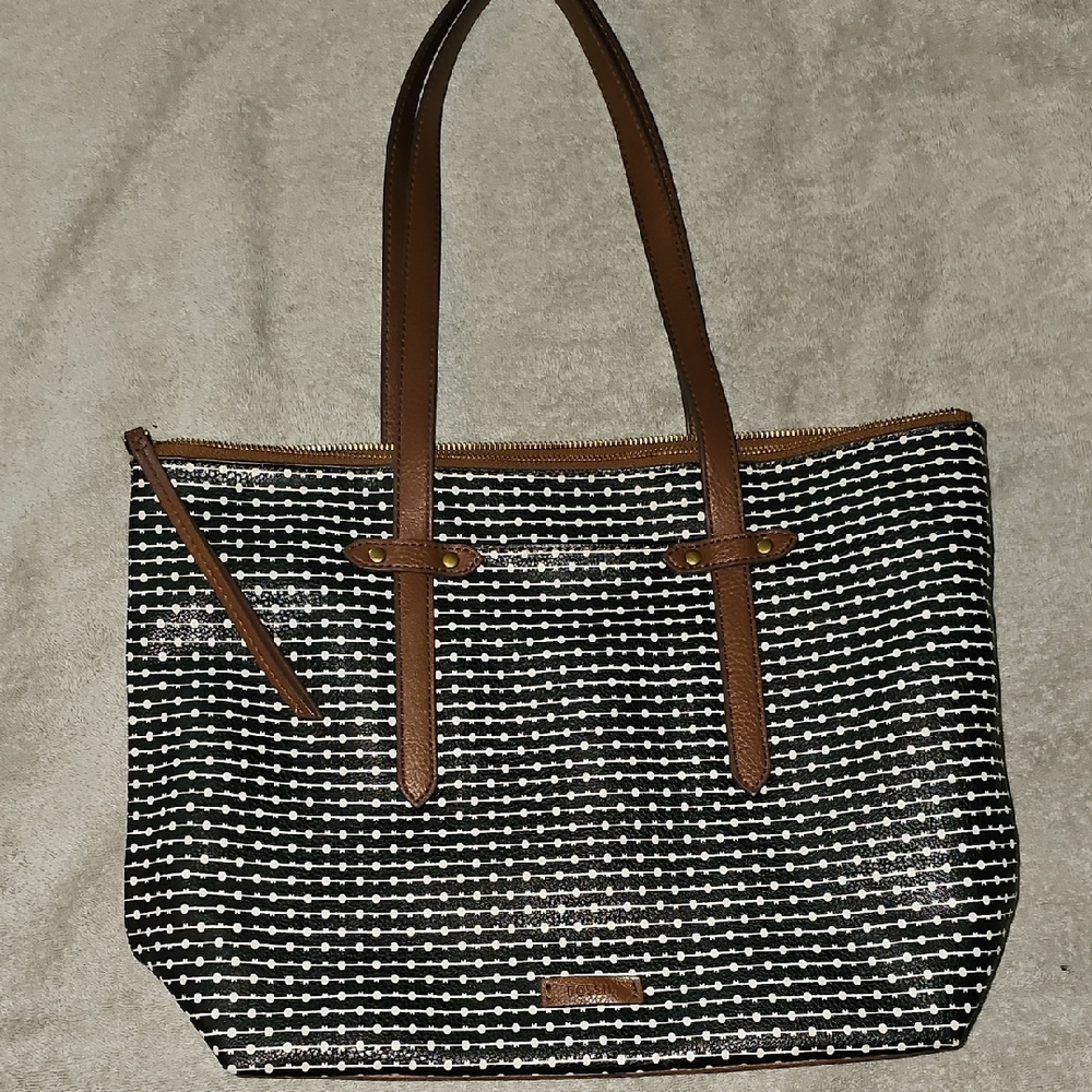 Fossil Black and White Geometric Purse